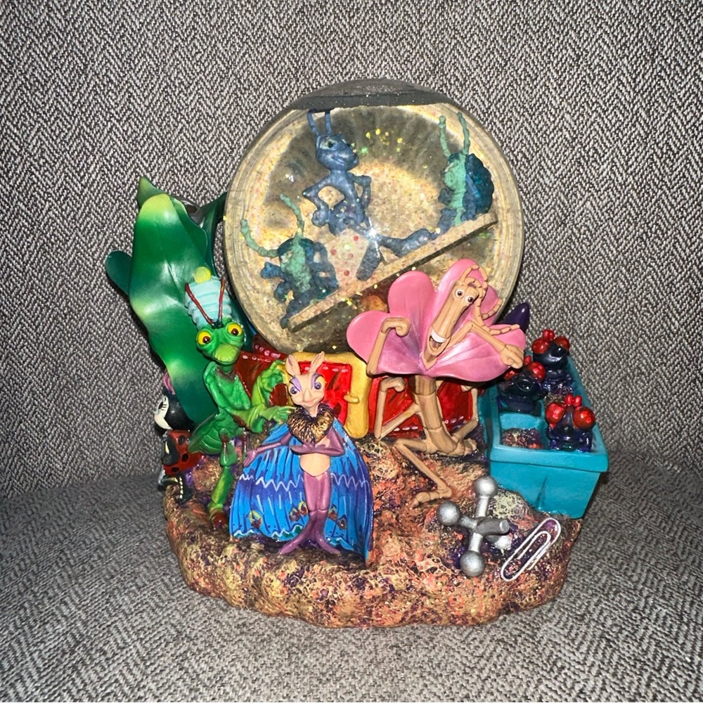 Disney Pixar A Bugs Life Snow Globe Music Box Waterglobe Retired Rare Vintage